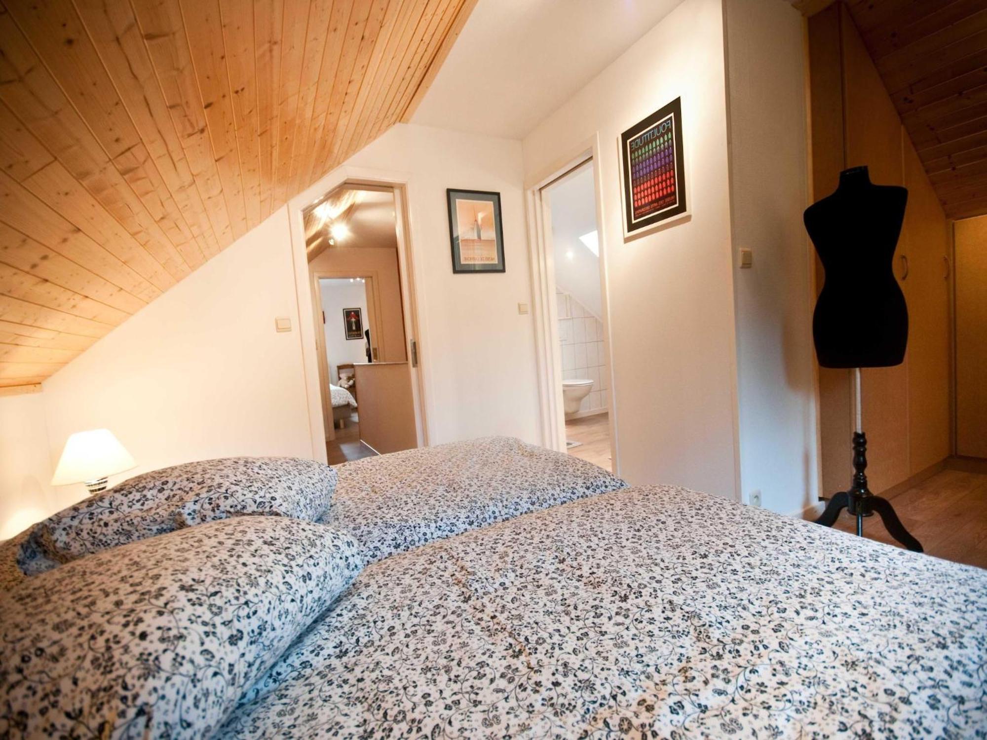 Modern Holiday Home In Stavelot With Fireplace Exteriör bild