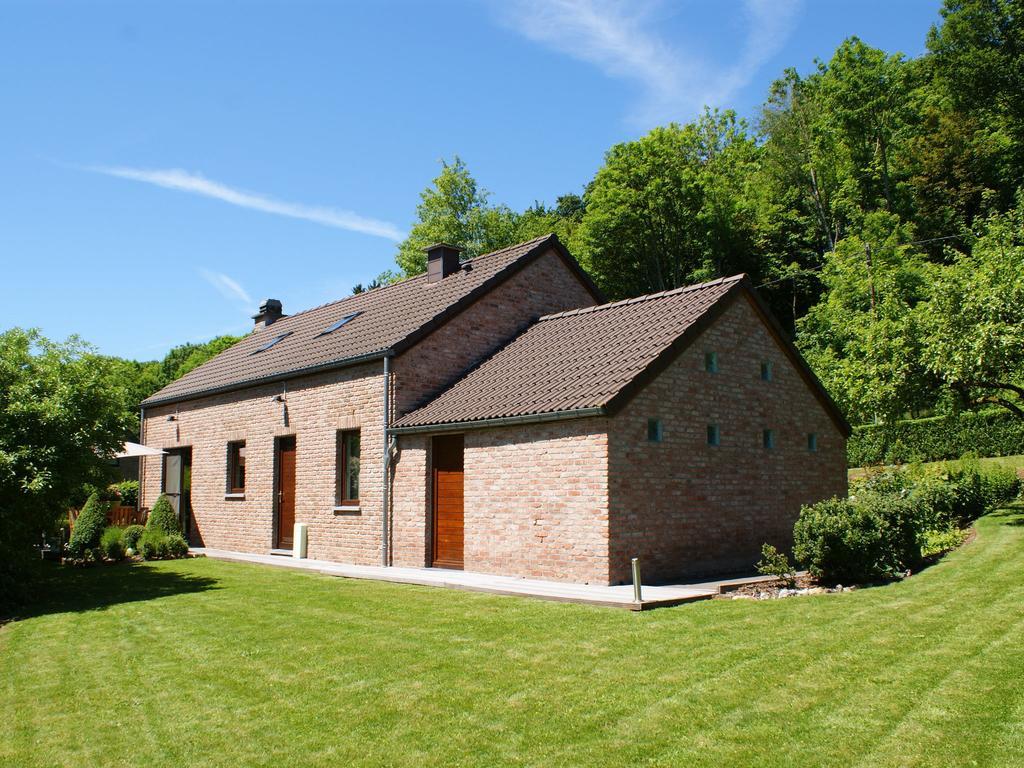 Modern Holiday Home In Stavelot With Fireplace Exteriör bild